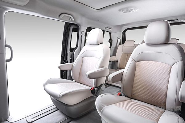 MPV出行新选择 十一长假瑞风“CNG双子星”表现出众