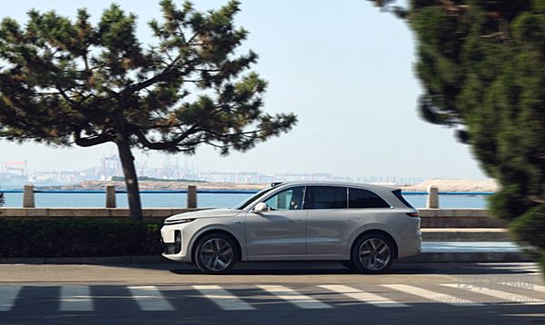 新能源中大型SUV对决 理想L6为何比智界R7更吸引人？