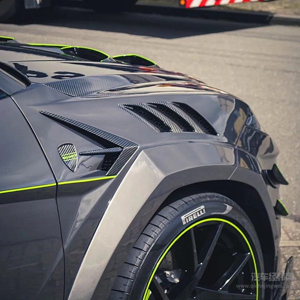 兰博基尼URUSMANSORY定制版