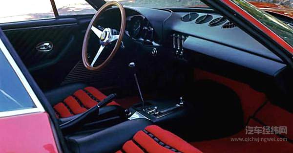 法拉利365 GTB/4奢华舒适的内饰