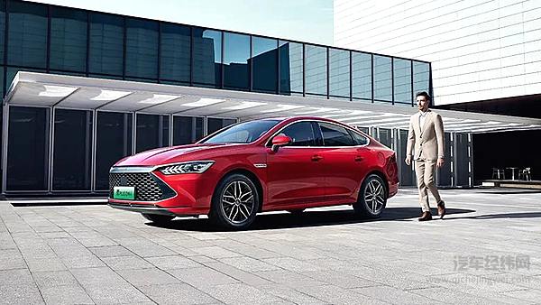 紧凑型轿车二选一 卡罗拉双擎和秦PLUS DM-i孰强孰弱？