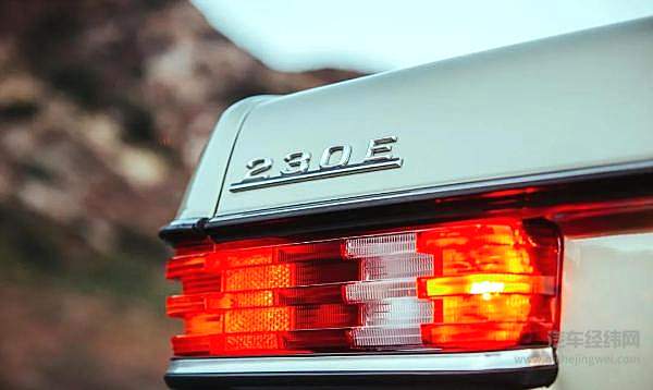 经典没有永恒 老奔驰轿车尾灯里面有故事