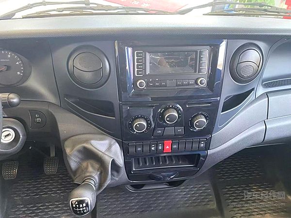 年中大促 依价到位！依维柯火力全开 售价8.99万元起