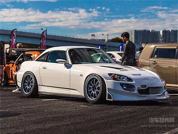 赛车与改装车的区别，其实是两者压根不是一个物种！