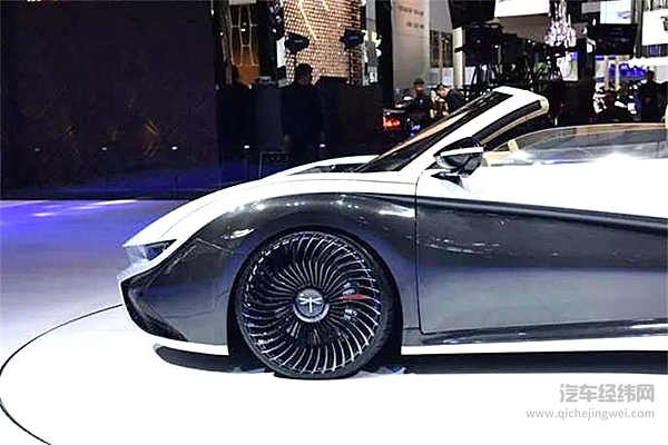 国产跑车终于崛起，实车到店6月底开卖，网友：砸锅卖铁买的起吗