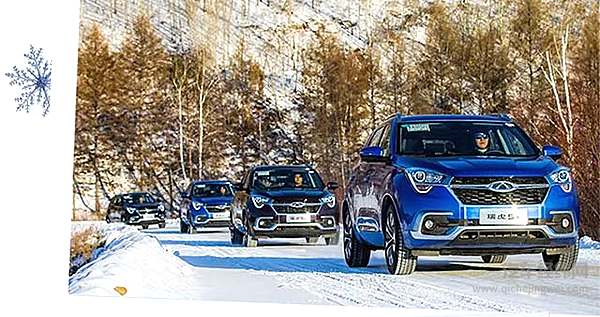 要是不穿两层军大衣，不信你敢来这里耍！