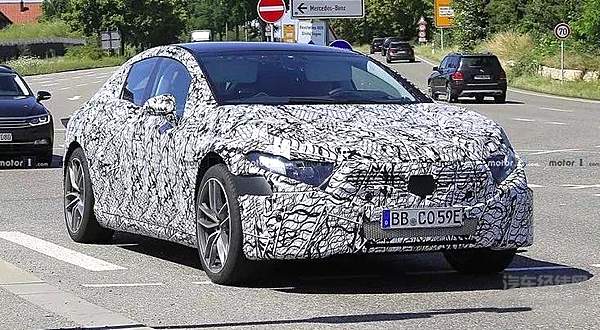 德系豪华品牌 vs 特斯拉：电动汽车的续航之战