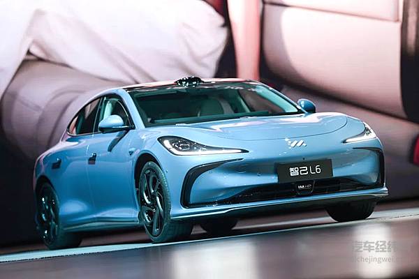 智己L6正式上市 上市权益价19.99万元~32.59万元