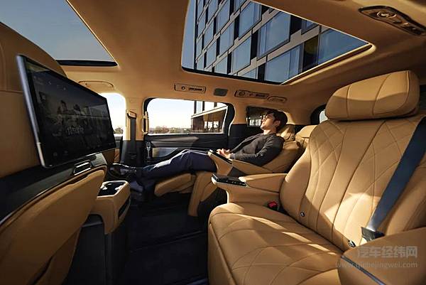 售价33.98万元起！25款腾势D9重磅上市 再立MPV6大标杆！