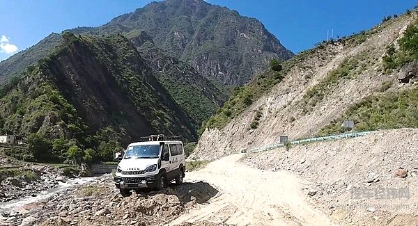 7000公里无锁穿越！山哥自述：欧霸·山海全时四驱真香定律