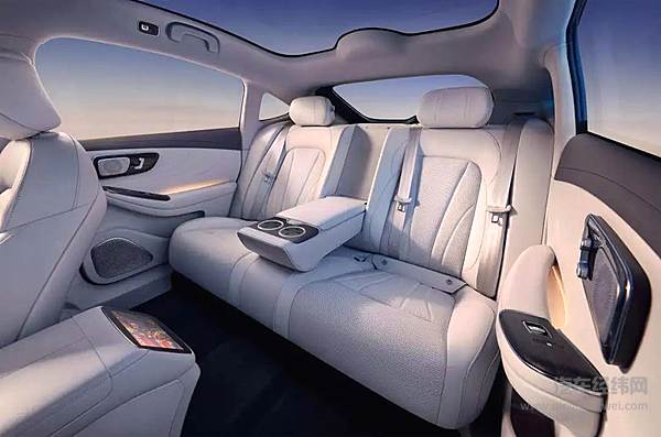 能否挑战BBA？飞凡F7和岚图追光瞄准中大型轿车市场