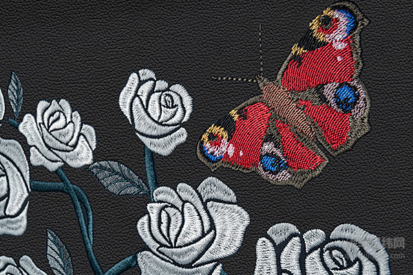 劳斯莱斯化身“Rose-Royce”   玫瑰幻影典藏版展现艺术气质