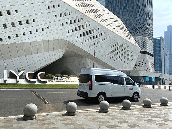 秋阳下的银轮情 六旬老兵傅老哥与依维柯聚星的不解之缘