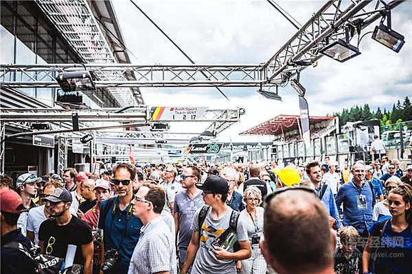 穿越了上千公里，只为看一家轮胎品牌如何在24小时耐力赛上夺冠