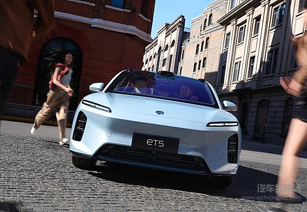 蔚来李斌：全年销量目标增长 40%-50% 闪充换电非对立