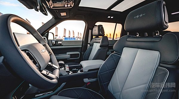 两种不同的越野风格 坦克400 Hi4-T和豹5哪一款更值得入手？