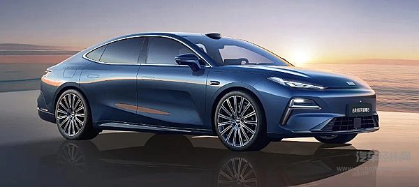 15万元预算选购家用轿车 银河星耀8与奇瑞风云A9L谁更合适？