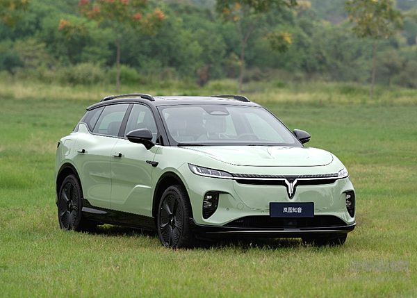 既拼配置也拼科技 岚图知音与阿维塔07谁的性价比更高？