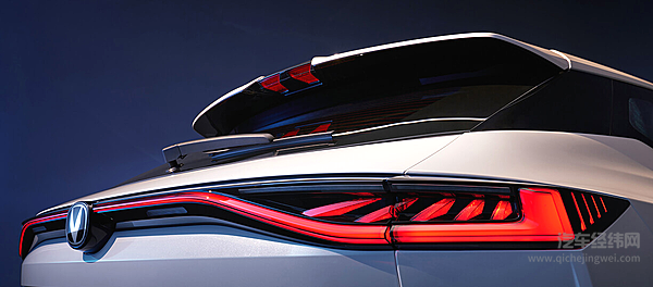 十万元级高性价SUV 吉利银河星舰7 EM-i与长安UNI-Z 新能源谁更值得入手？