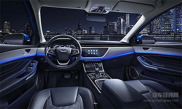 一个像徐铮 一个像沈腾 奇瑞的“双之星”有点严肃~