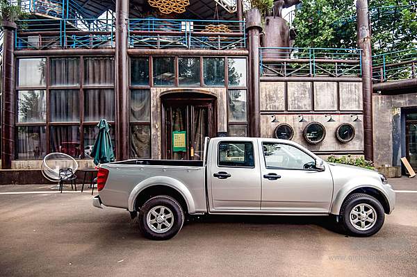 长城皮卡风骏5发布两款新车型 柴油国六两驱及四驱车型价格区间8.48万元-9.78万