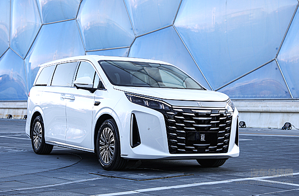 王朝又添新版图 比亚迪夏能否胜过别克GL8？