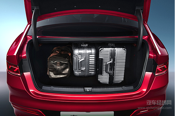 价格进一步下探的秦PLUS EV能带来怎样的影响？