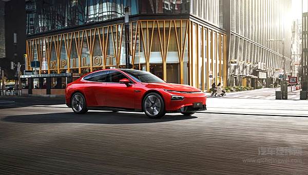 除了黄金右脚 怎么开车最省电？