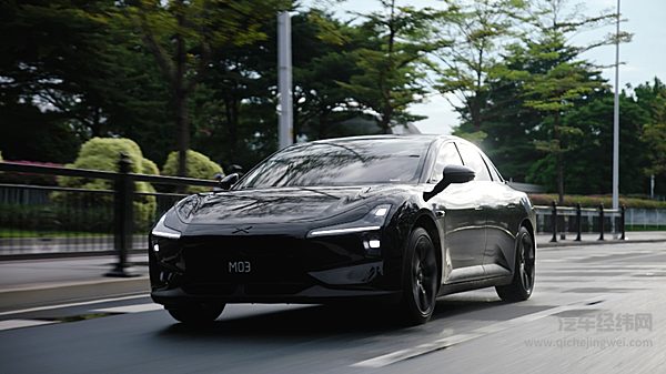 10万元左右可入手 深蓝SL03与小鹏MONA M03 谁更懂年轻人？