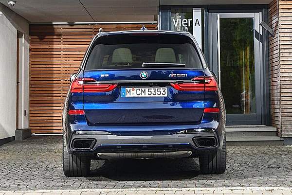 宝马X7在D级SUV市场发起攻势 部分车型价格上调