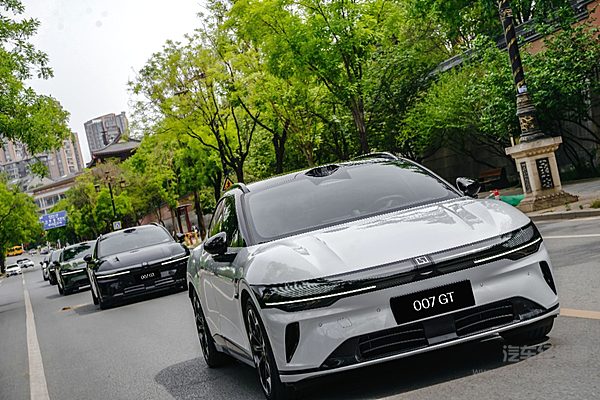 纯电旅行车二选一 极氪007GT能否挑战蔚来ET5T？