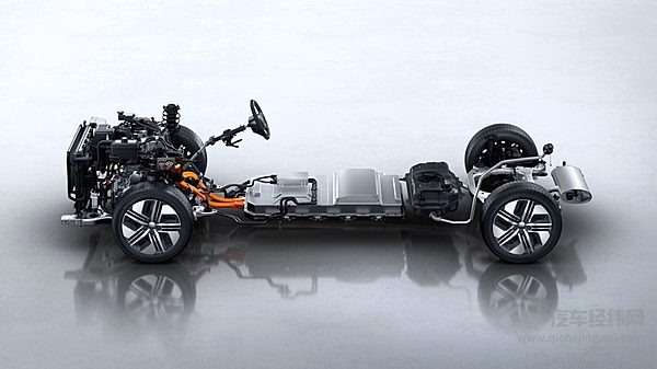 媒体大咖点赞江淮瑞风 为MPV专属架构及概念车打call