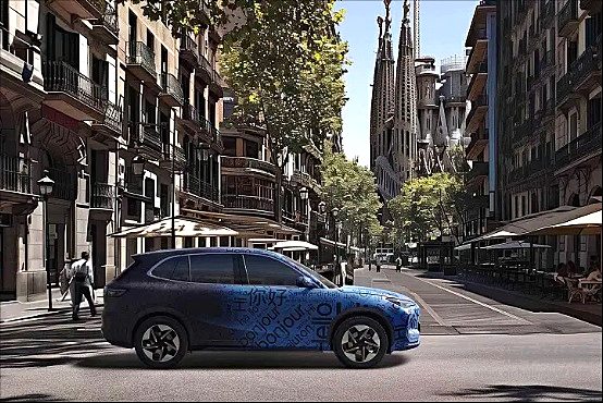 车身更小价格更低 吉利银河E5能否撼动元PLUS的地位？