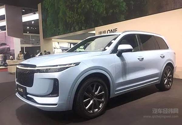 一辆会思考的汽车 or 一台会行走的超级计算机？