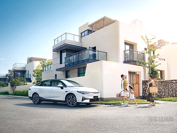 小鹏P5 获i-VISTA中国智能汽车指数五星车型