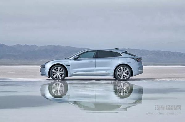 给起步“不完美”的极氪打点气 旗下首款产品 ZEEKR 001 正式亮相