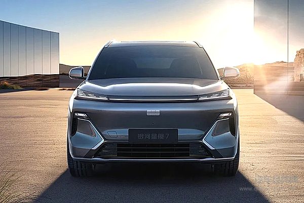 宋PLUS DM-i实力强悍 星舰7 EM-i能靠性价比获胜？