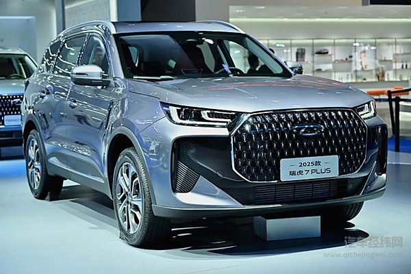 2025款瑞虎7PLUS惊艳亮相成都车展 实现10万级SUV首搭8AT