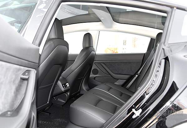 中美新能源车型之争 比亚迪汉比特斯拉Model 3强在哪里？