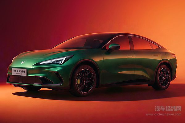 极狐阿尔法S5正式开启预售 11万级标配智驾小蓝灯