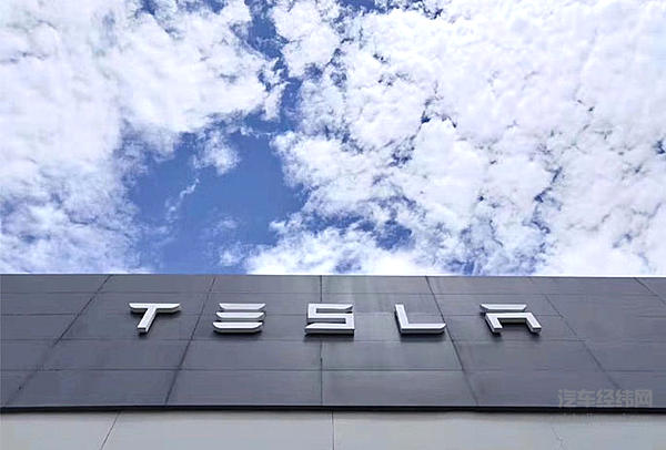 因为马斯克的感性 造就了特斯拉的性感
