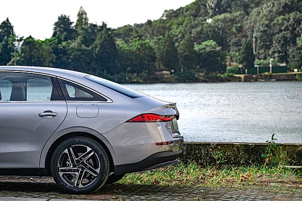 荣威发布DMH系统 转型成败在此一举？