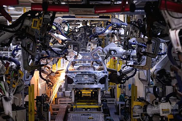 大模型进厂！极氪引领AI智慧工厂创新应用