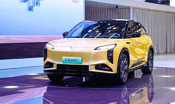 亲历中国荣耀时刻：一汽红旗X凤凰网“旗”迹见证官顺利成团