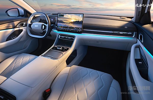 银河A7 EM-i全球首发：吉利插混新旗舰如何叫板比亚迪秦L？