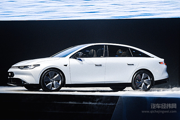 零跑C01成中大型轿车新标杆 预售18万起享“0元下订”