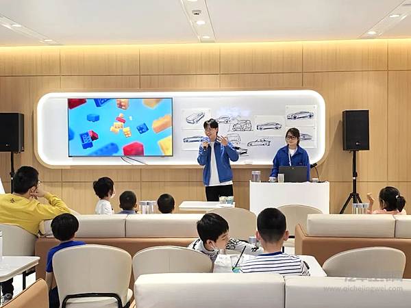 上汽集团携素质教育成果闪耀上海车展