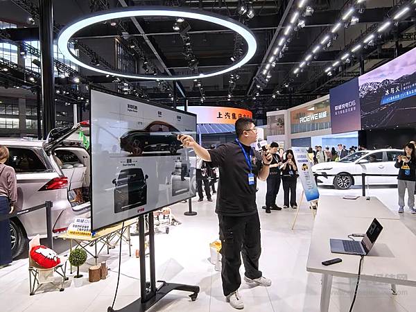 上汽集团携素质教育成果闪耀上海车展