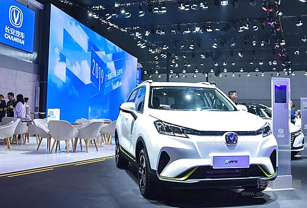 新能源汽车“五连降”仍是热门 长安新能源加速布局！