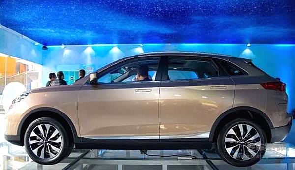 新能源行业风起云涌 造车新贵谁将首战告捷